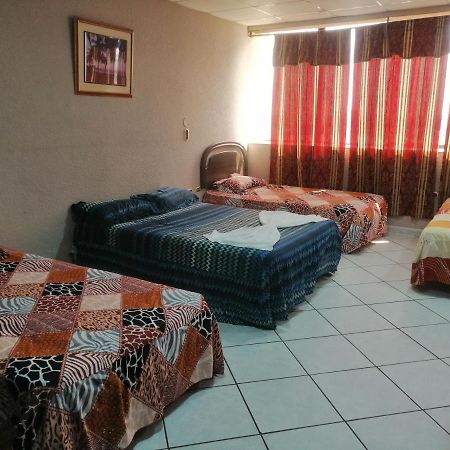 גוויאקיל Hotel Sol De Oro מראה חיצוני תמונה