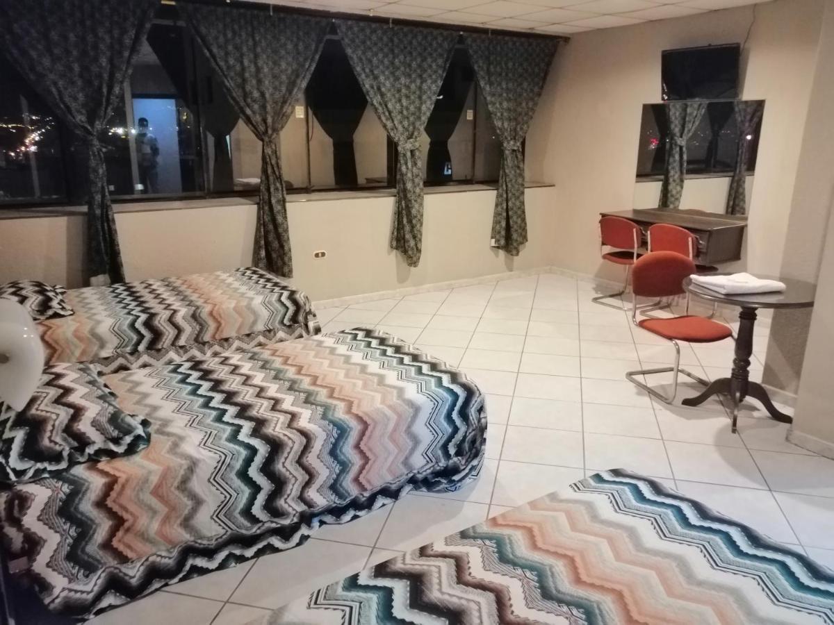 גוויאקיל Hotel Sol De Oro מראה חיצוני תמונה