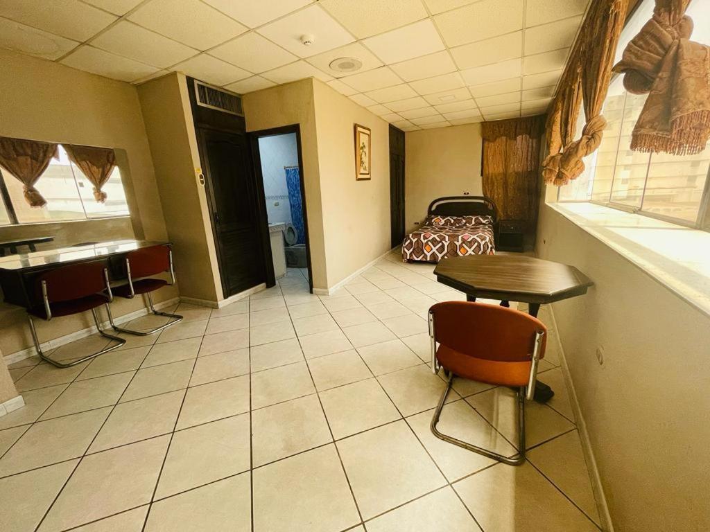גוויאקיל Hotel Sol De Oro מראה חיצוני תמונה